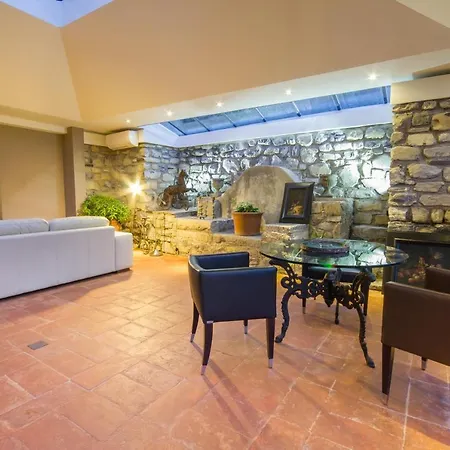 Sleeps 13 Pool Wifi Villa Argegno